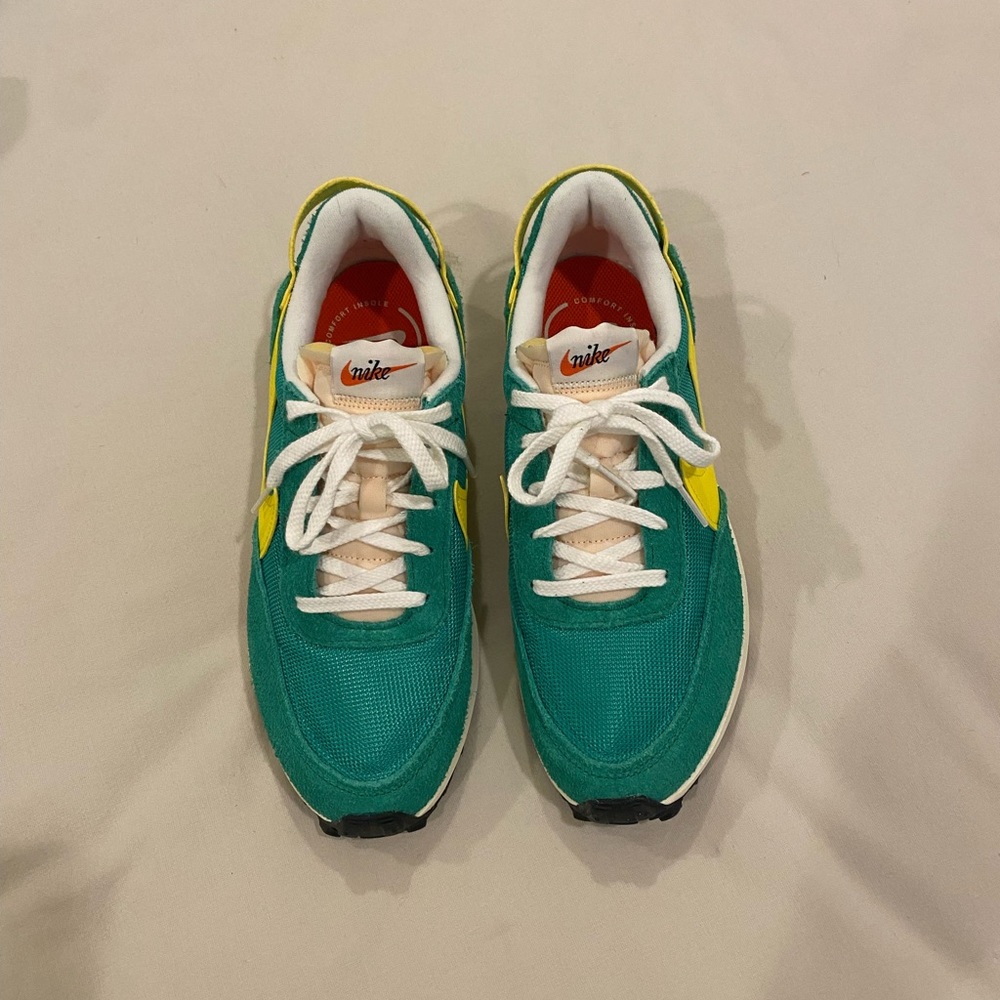 Nike Waffle Debut Vintage Running Shoes
